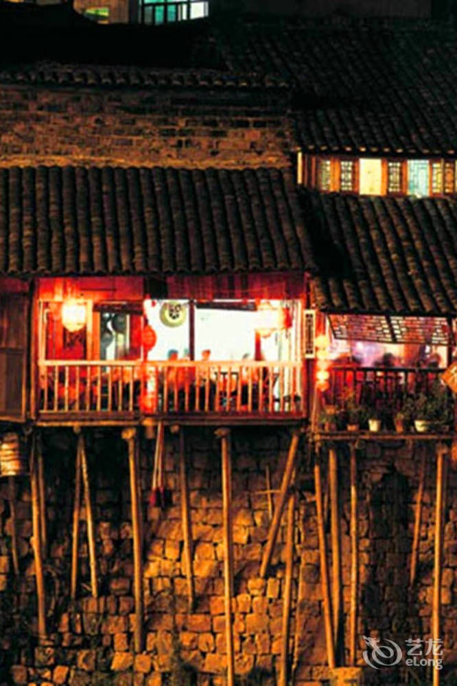 Yun Shui Jian Jiangjing Minsu — 4-Star Luxury Hotel in Fenghuang, People's Republic of China