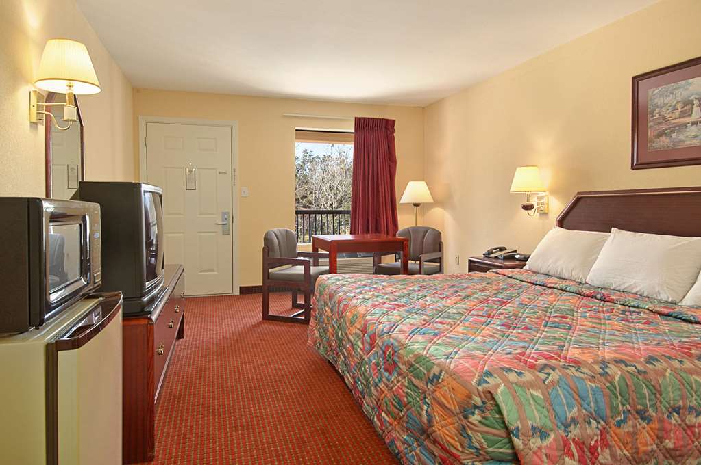Days Inn by Wyndham Ocean Springs - photo 7