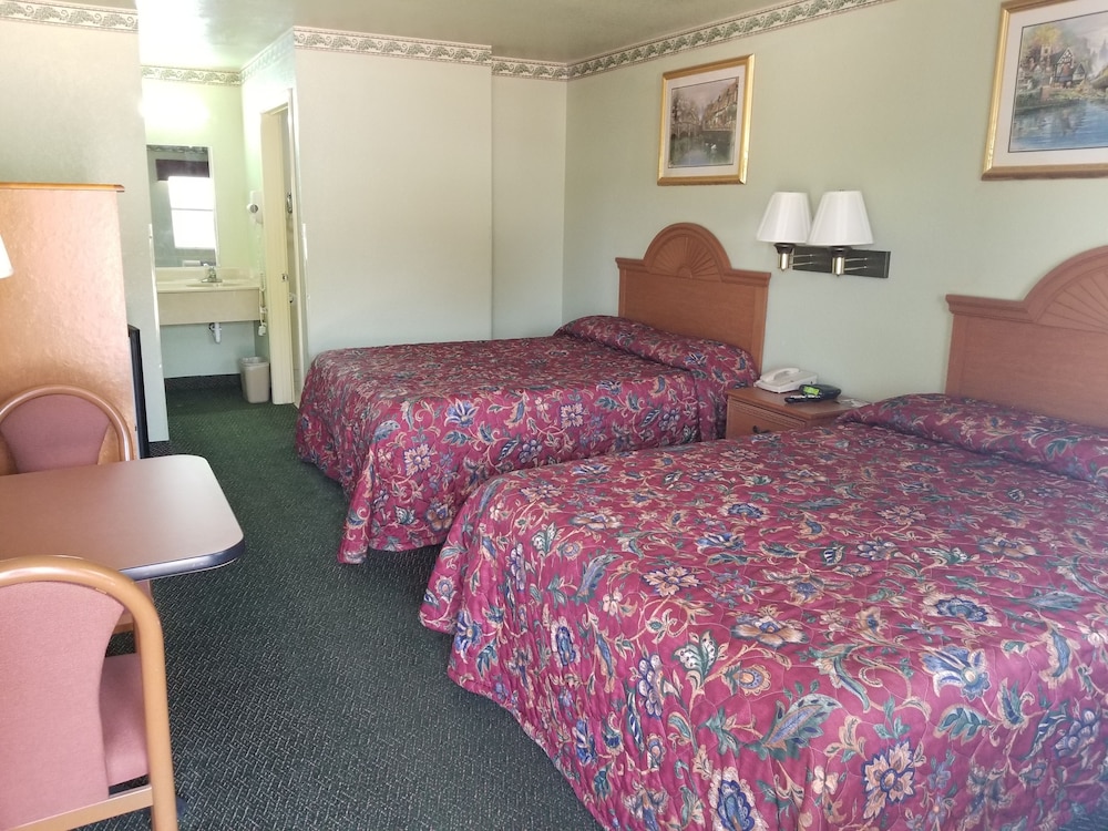 Haltom Inn - photo 8