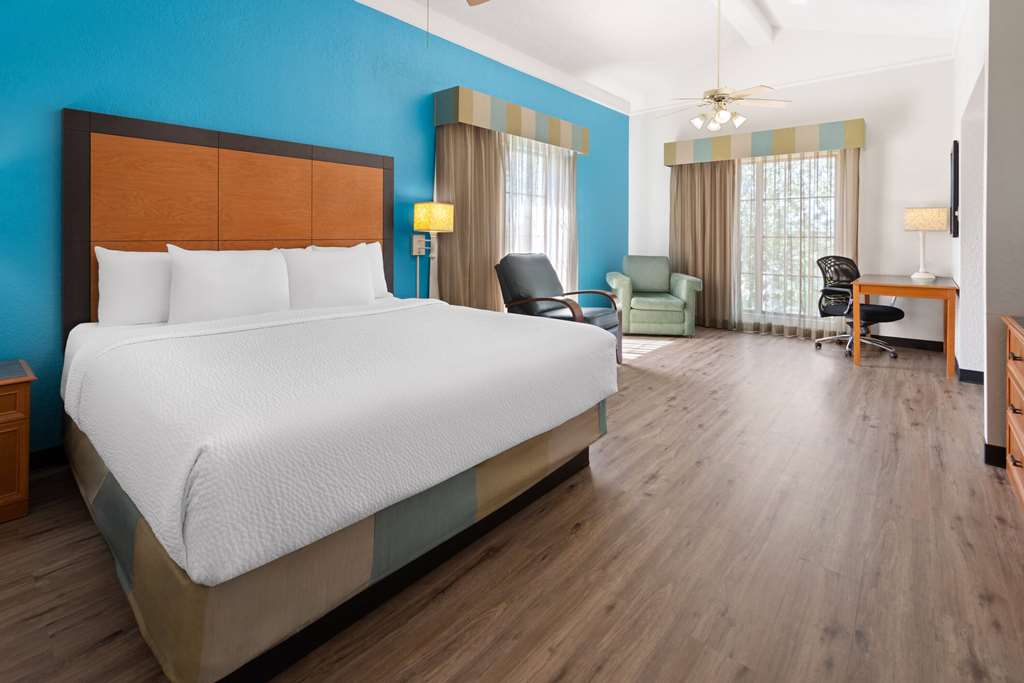 La Quinta Inn by Wyndham Pittsburgh Airport - photo 38
