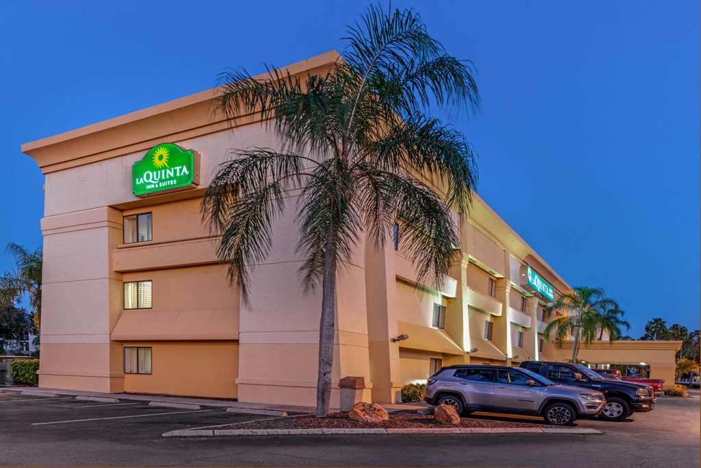 La Quinta Inn & Suites by Wyndham Tampa Brandon West - photo 4