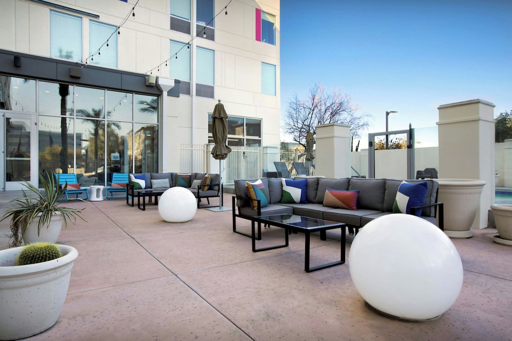 Aloft Phoenix Airport - photo 42