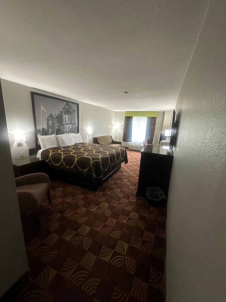 Super 8 by Wyndham Lake of the Ozarks - photo 17
