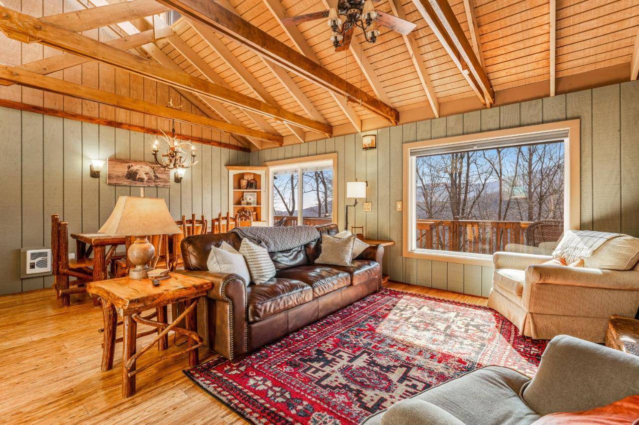 The BearFoote Chalet — 4-Star Luxury Hotel in Banner Elk, United States