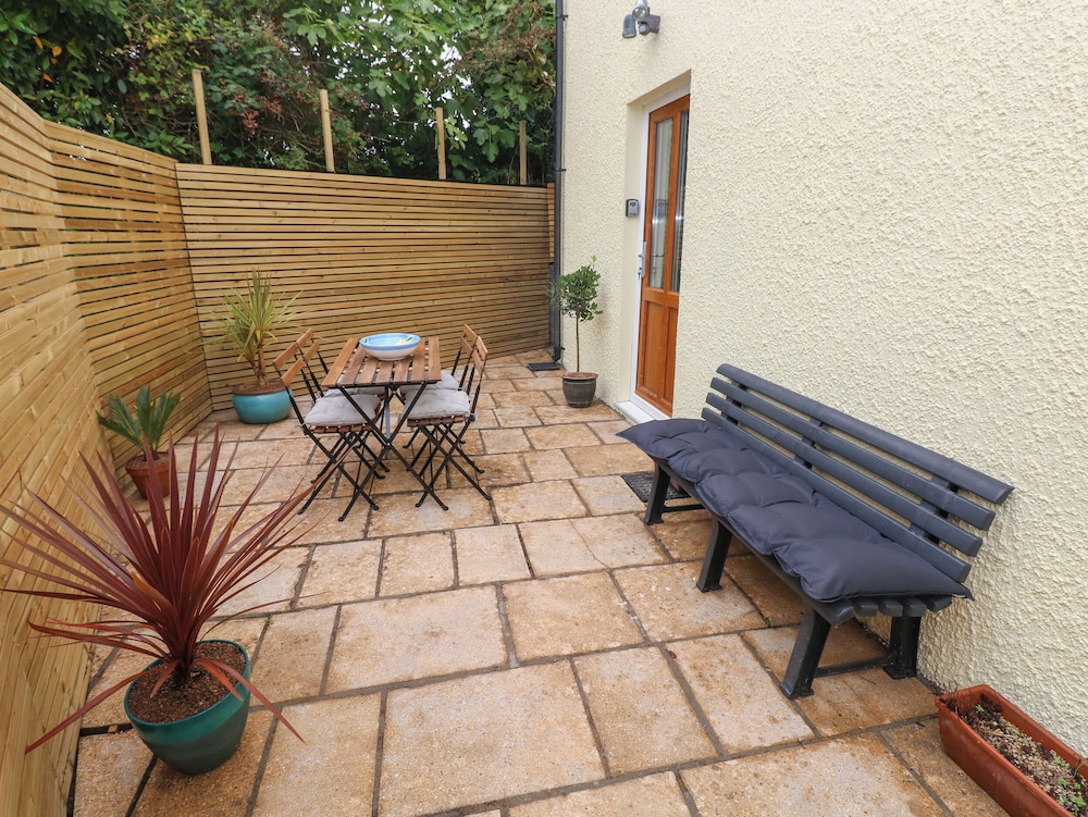 The Loft Wisteria Cottage — 4-Star Luxury Hotel in Saundersfoot, United Kingdom