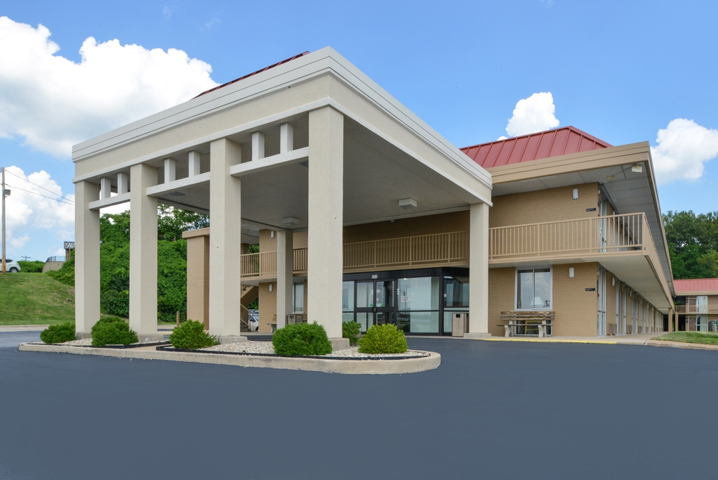 Americas Best Value Inn Collinsville St. Louis - photo 2
