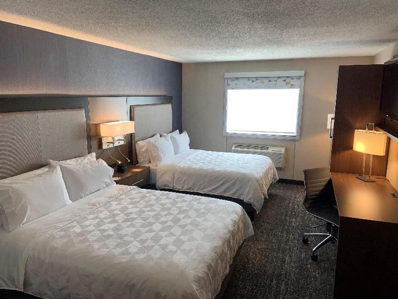 Holiday Inn & Suites Chicago Carol Stream by IHG - photo 64