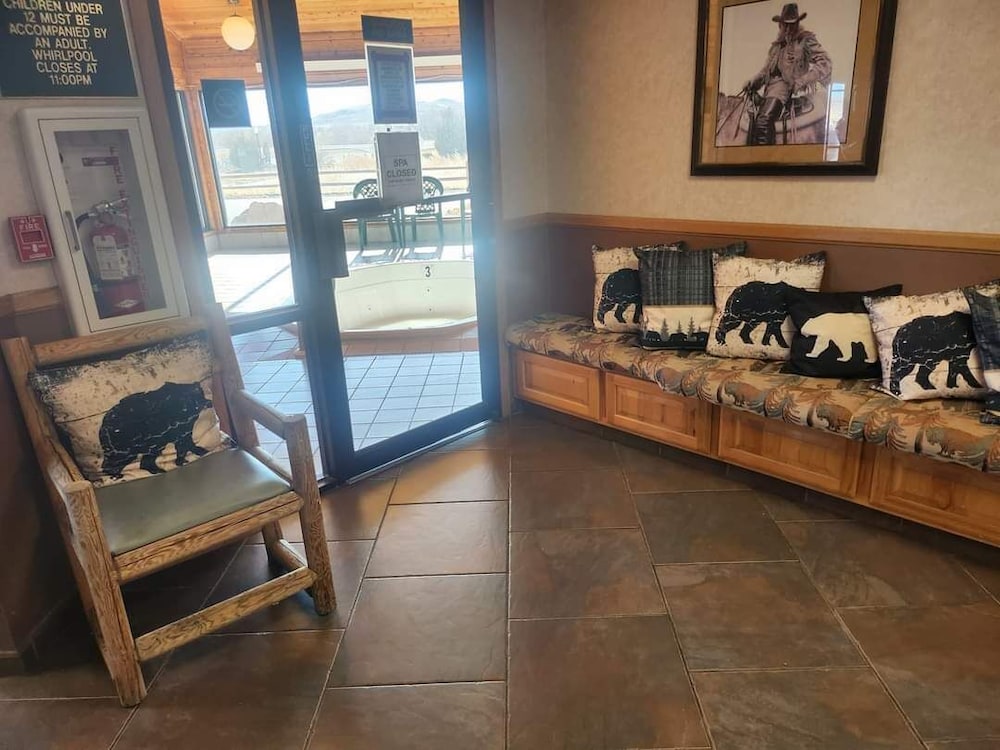 Beartooth Inn - photo 4