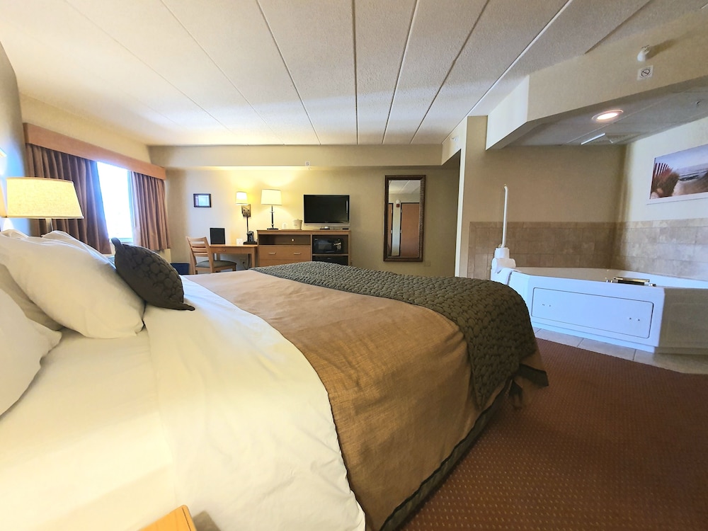 AmeriVu Inn & Suites Waconia - photo 11