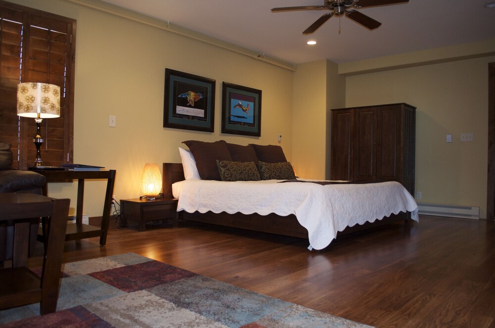 Torchlight Inn - photo 5
