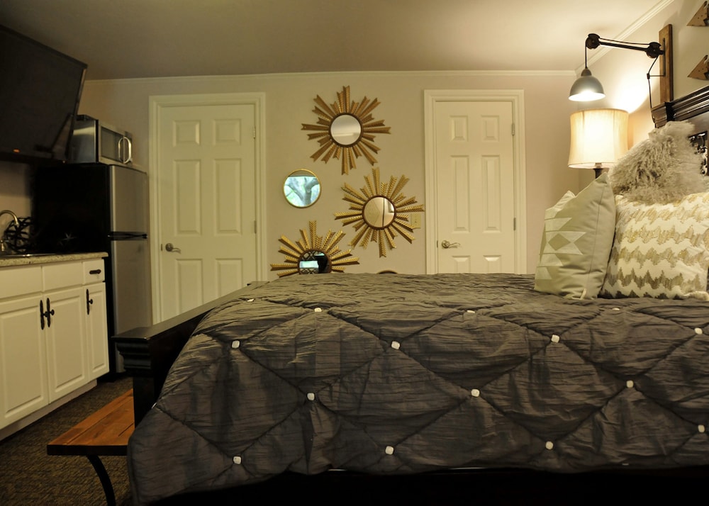 Two Hearts Inn - photo 13