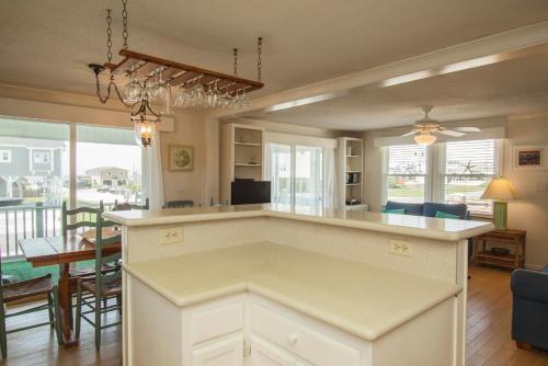 Sunkissed 2 by Oak Island Accommodations - photo 19