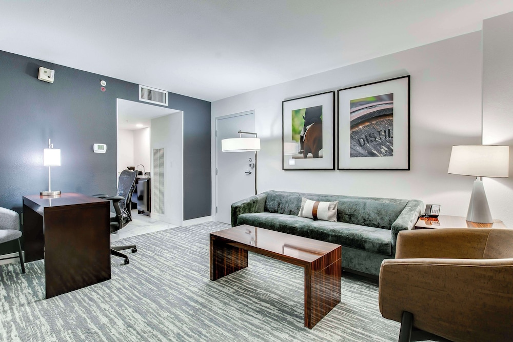 Embassy Suites Louisville East - photo 67