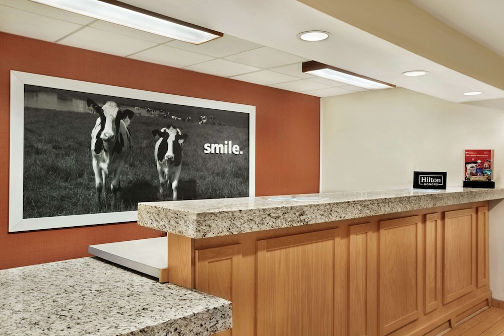 Hampton Inn Shawnee - photo 4
