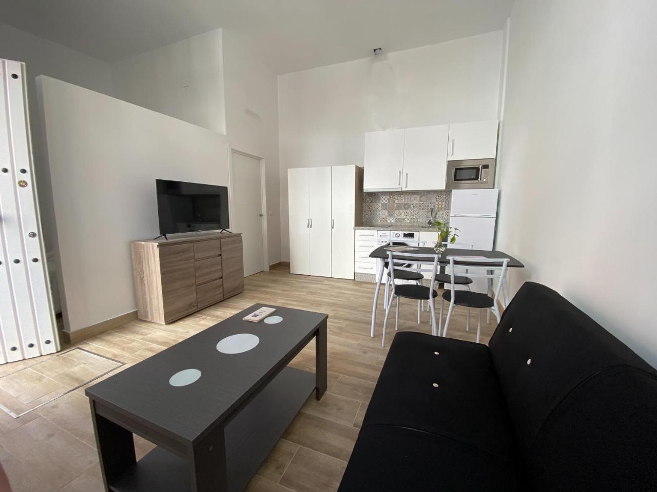 Apartamento Cruz Roja C — 4-Star Luxury Hotel in Sevilla, Spain