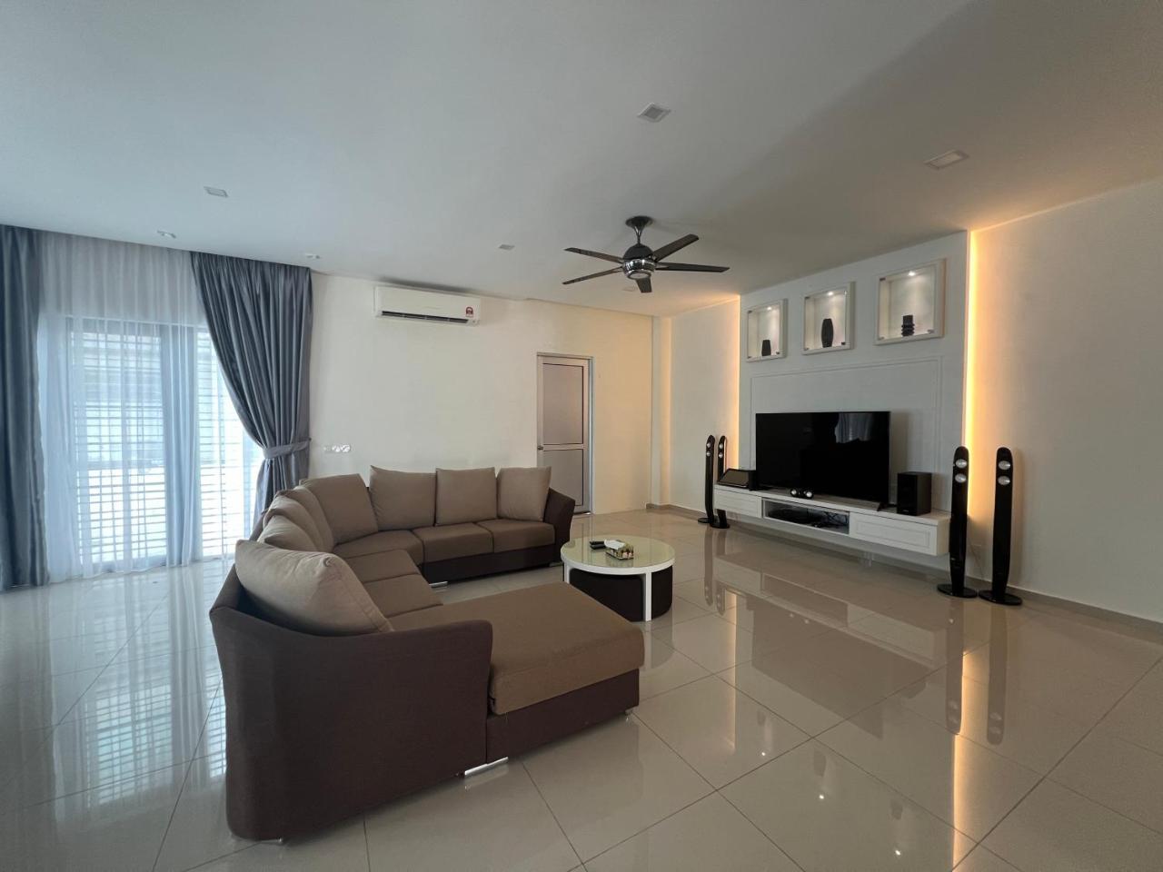 Bichrome Marina Island Private Villa Pangkor Lumut — 4-Star Luxury Hotel in Lumut, Malaysia