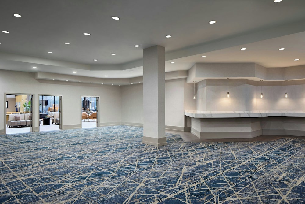 Sheraton Suites Chicago O'Hare - photo 95