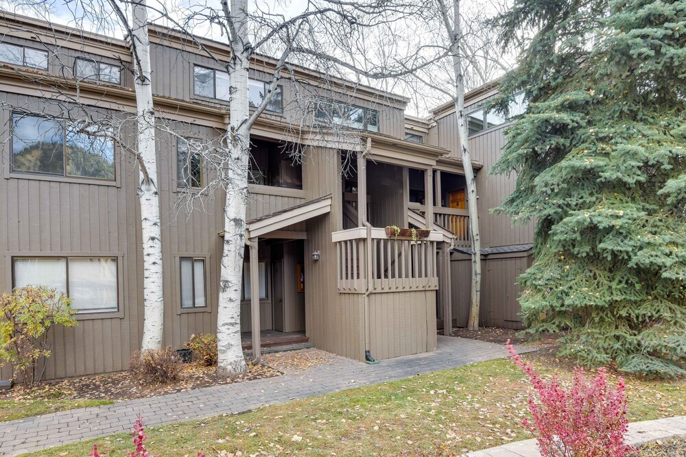 Ketchum Condo w Deck 1 Mi to Sun Valley Resort - featured photo