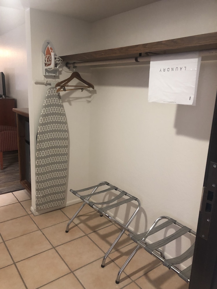 Antelope Hills Inn - photo 8