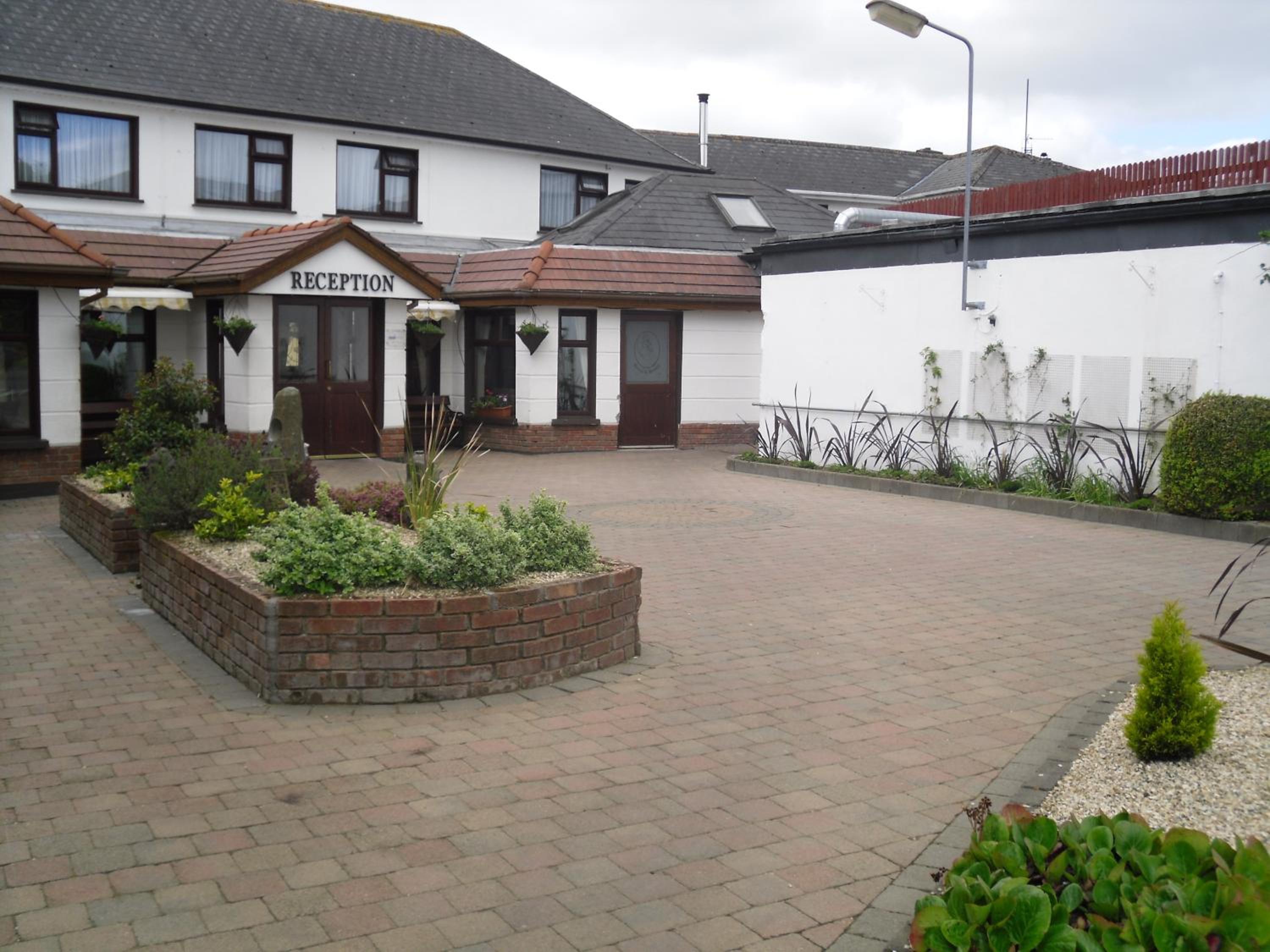 The Horse and Hound Hotel in Loch Garman, Republic of Ireland
