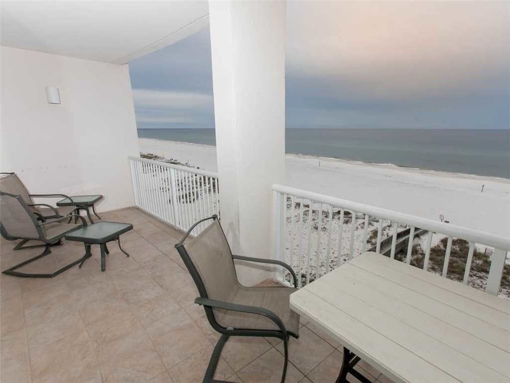 Island Tower 602 3 Br condo by RedAwning - photo 2