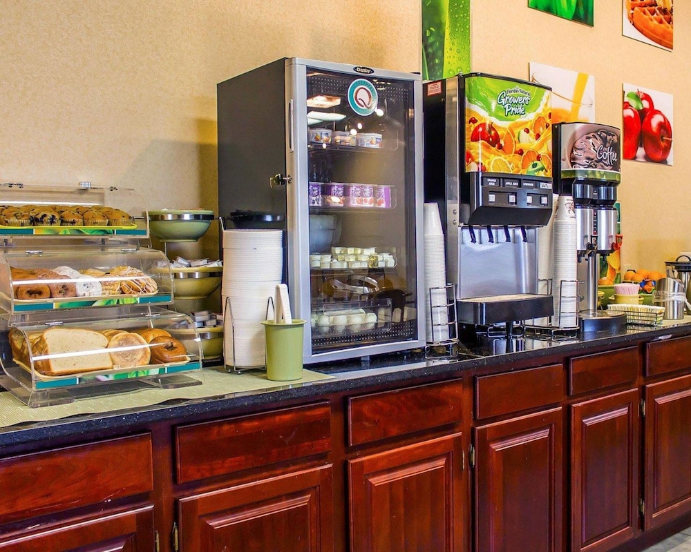 Wilkes Barre Inn and Suites - photo 6