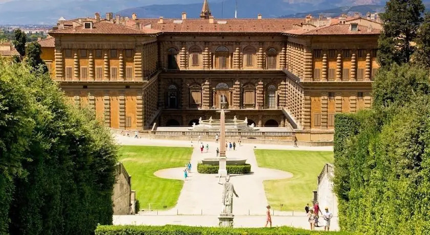 Le robbiane 44 46 — 4-Star Luxury Hotel in Florence, Italy