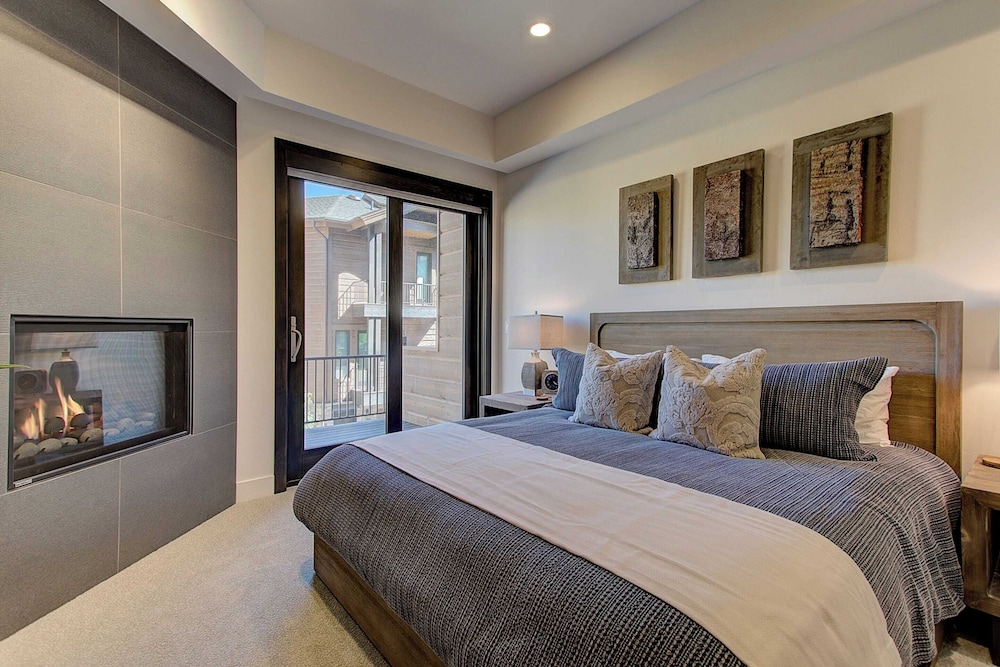 Juniper Landing 3 Bedroom by Avantstay Condo in Park City Mountain Resort w Pool Hot Tub & Gym - photo 3