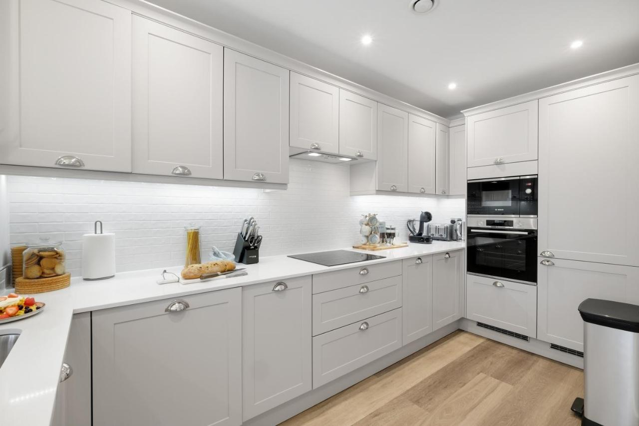 Design Led Luxurious Townhouse Prime Location W Parking