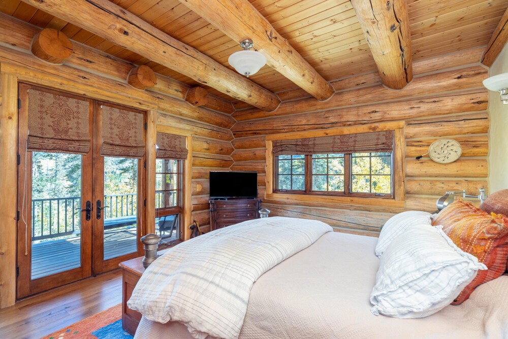 Hilltop Hideaway Expansive Views From This Private Estate Hot Tub Pool Table - photo 13