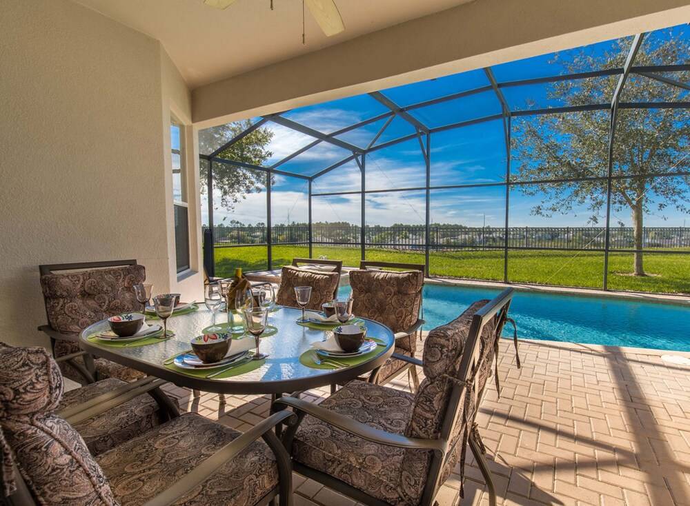 Palace in Paradise — 4-Star Luxury Hotel in Kissimmee, United States