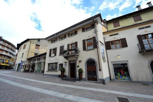 Hotel Silene Parking And Garage — Bormio