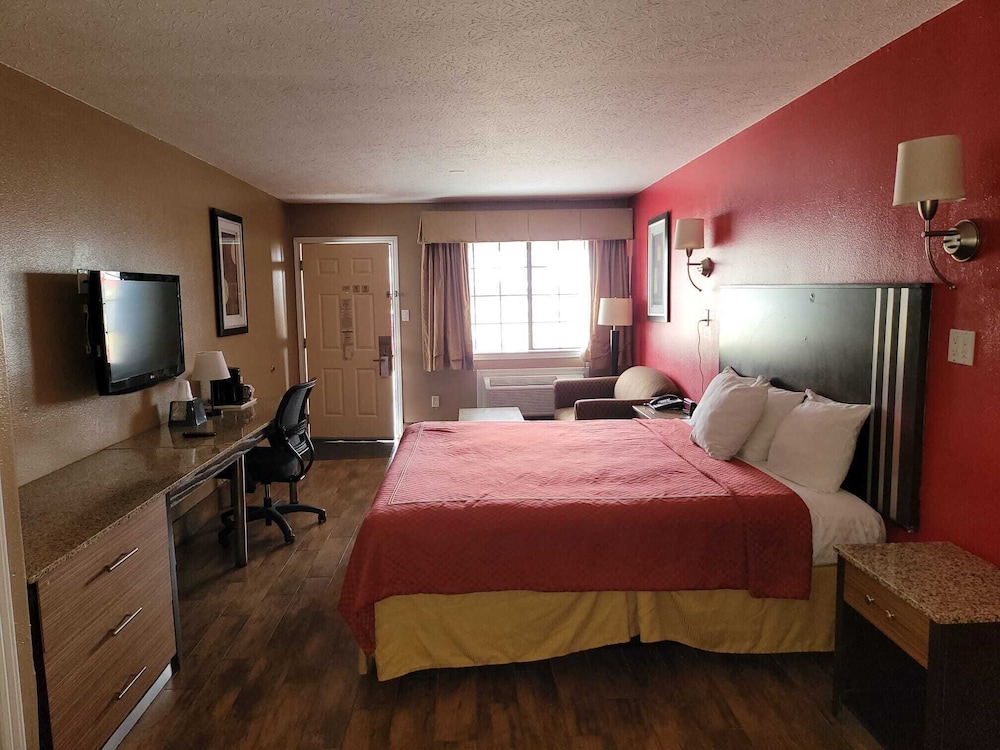 Texas Inn & Suites Raymondville - photo 10