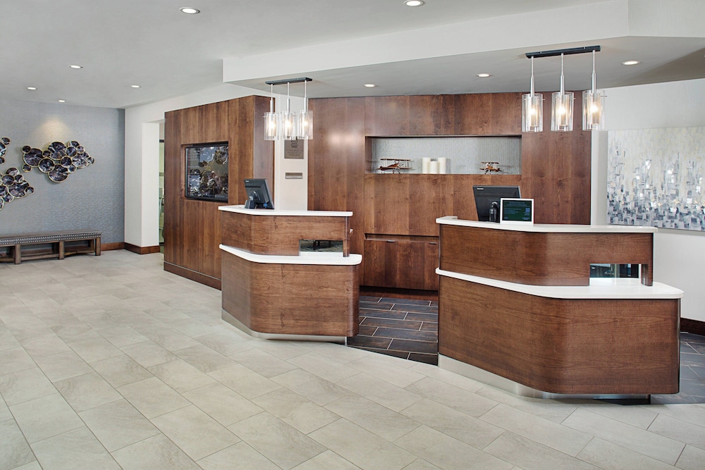 Courtyard by Marriott Manchester Boston Regional Airport - photo 47