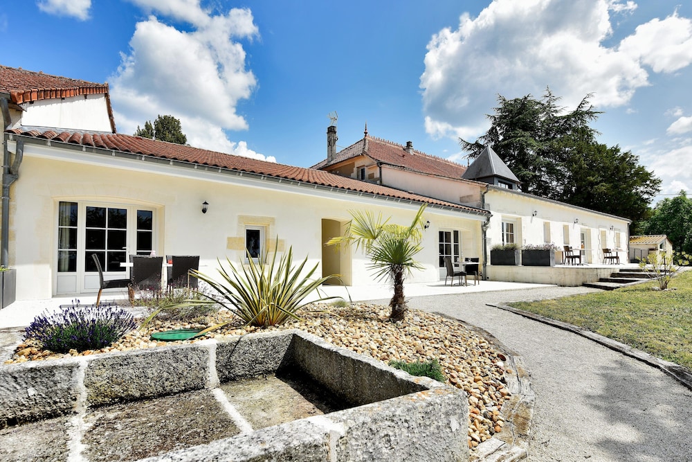 Domaine d'Arcalis — hotel in Jonzac