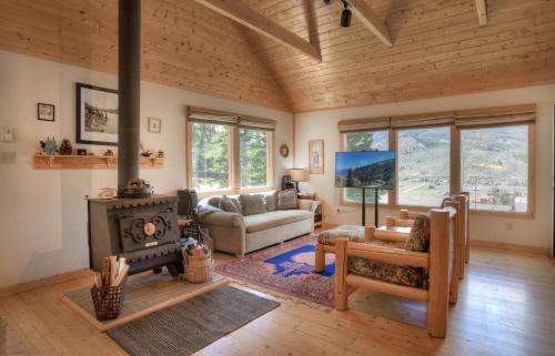 Secluded Mountain Getaway — hotel in Creede