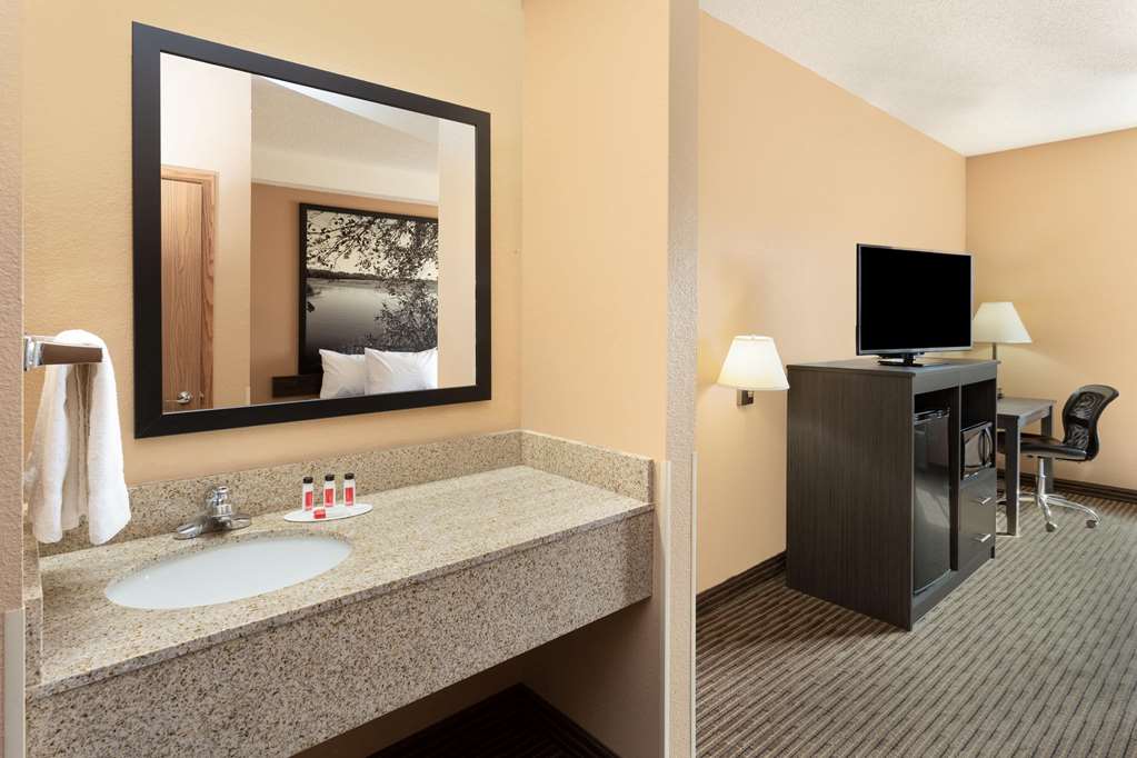Super 8 by Wyndham Fort Dodge IA - photo 27