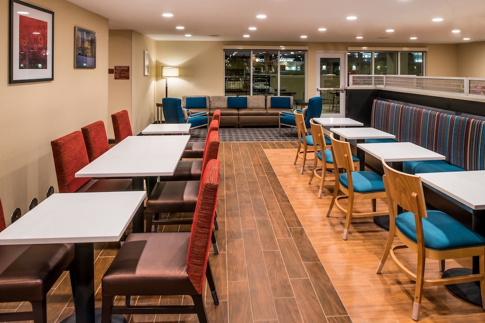 TownePlace Suites by Marriott Ontario Chino Hills - photo 31