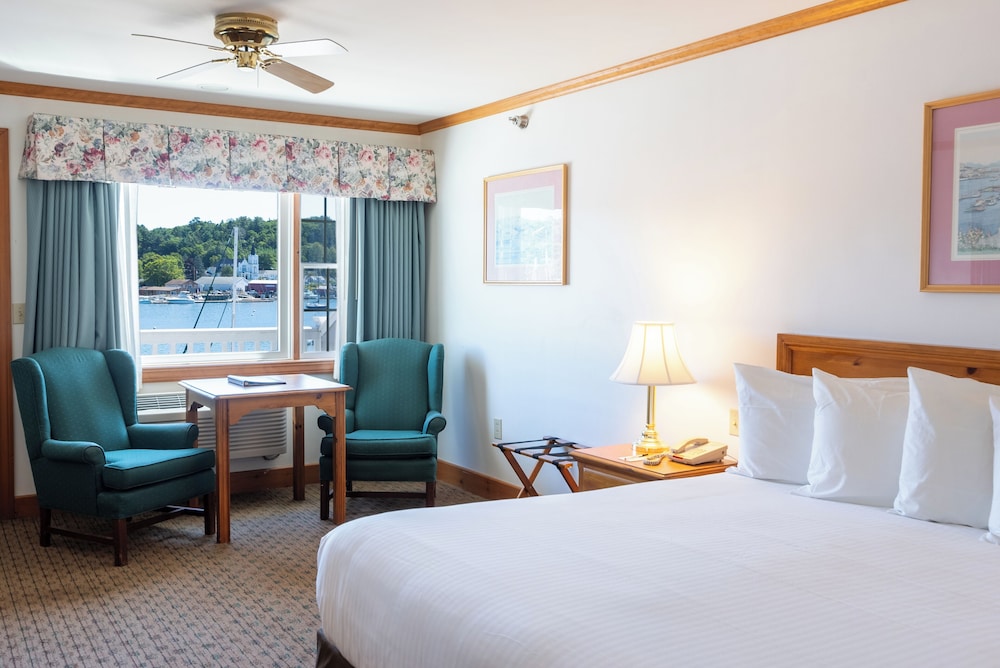 Tugboat Inn - photo 44