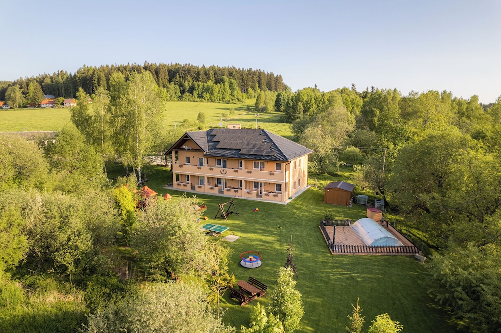 Apartments Nad Rybníky — 4-Star Luxury Hotel in Horni Plana, Czech Republic