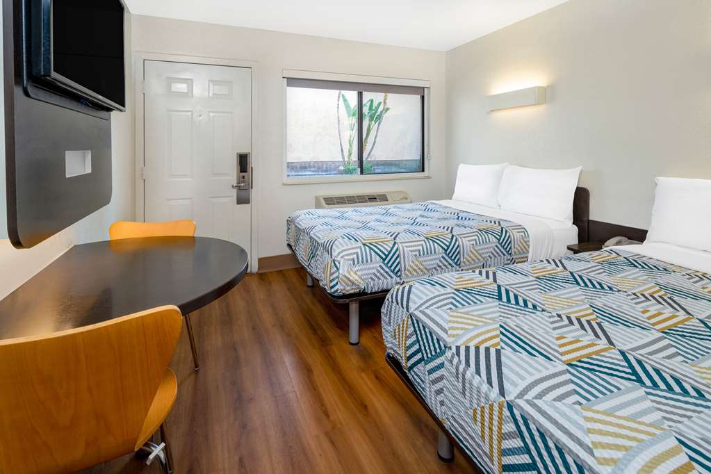 Motel 6 Santa Barbara CA State Street - photo 12