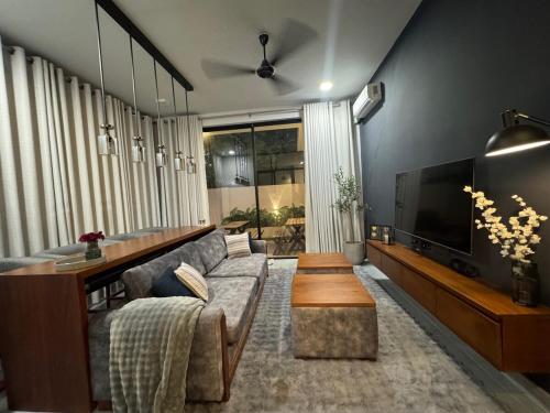 Transit Designer Home in Negombo — 4-Star Luxury Hotel in Negombo, Sri Lanka