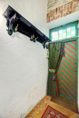 Cozy Old Town Historic House