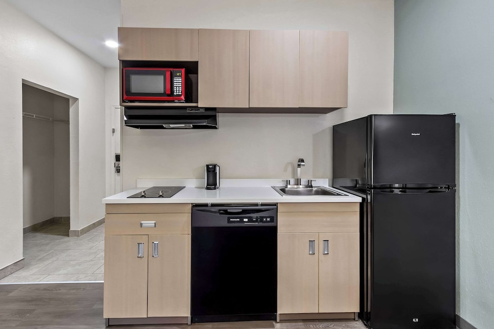 MainStay Suites Columbia Harbison - photo 15