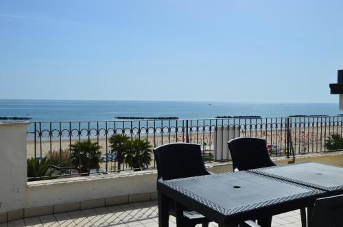 Mansarda Fronte Mare con servizio spiaggia incluso a Roseto degli Abruzzi — 4-Star Luxury Hotel in Roseto Degli Abruzzi, Italy
