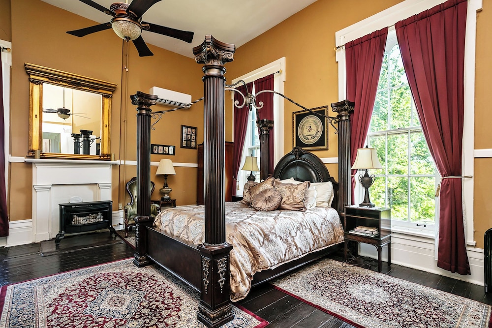 Historic Maple Hill Manor - photo 29