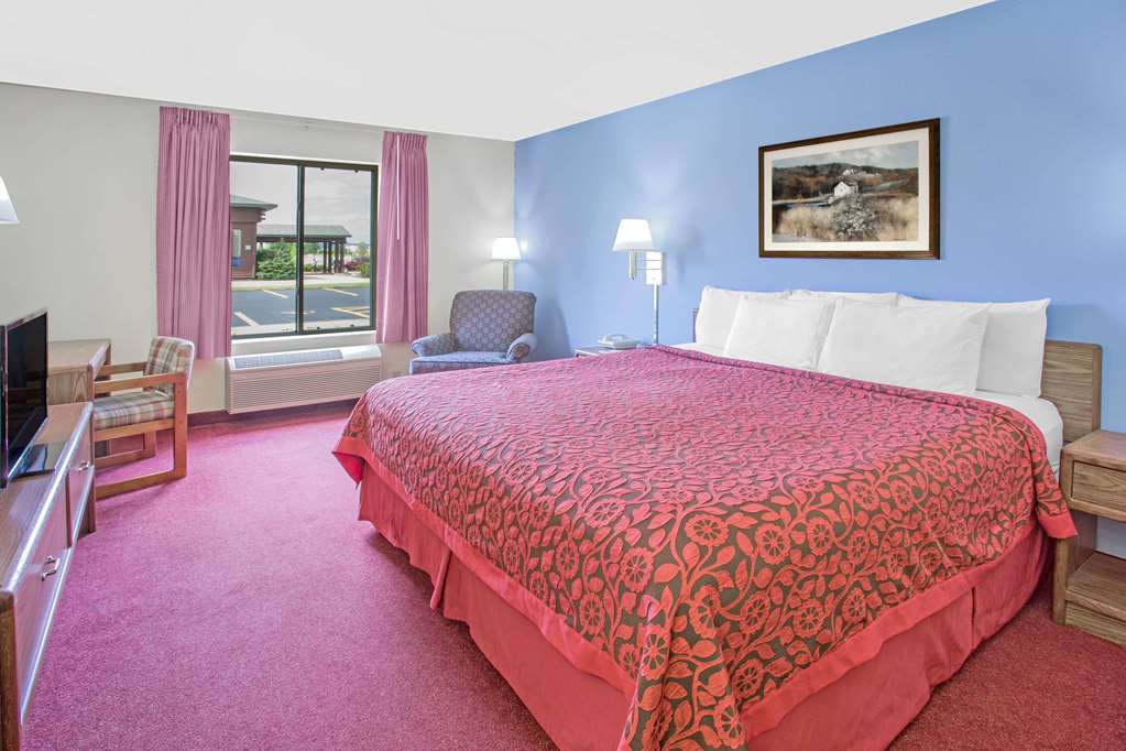Days Inn by Wyndham Madison NE Windsor - photo 8