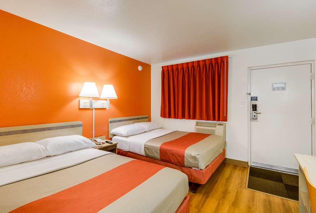 Motel 6 Schiller Park IL Chicago O'Hare - photo 8
