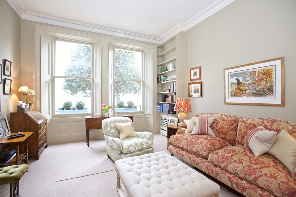 A Place Like Home Elegant flat in South Kensington — 5-Star Luxury Hotel in London, United Kingdom