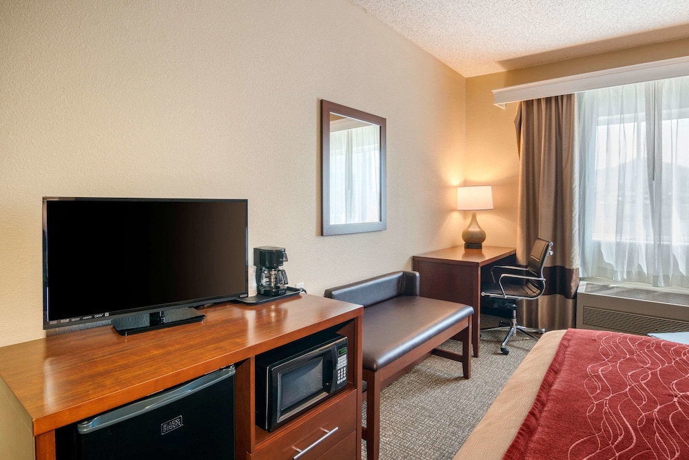 Comfort Inn Medford North - photo 31